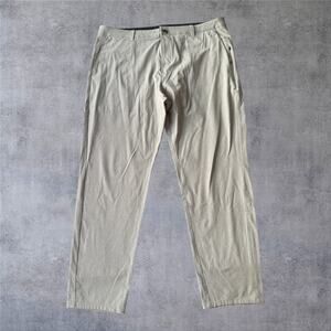 Vuori Men's Aim Pant Khaki Tan Performance Chino Golf V431 Size 38 Athleisure
